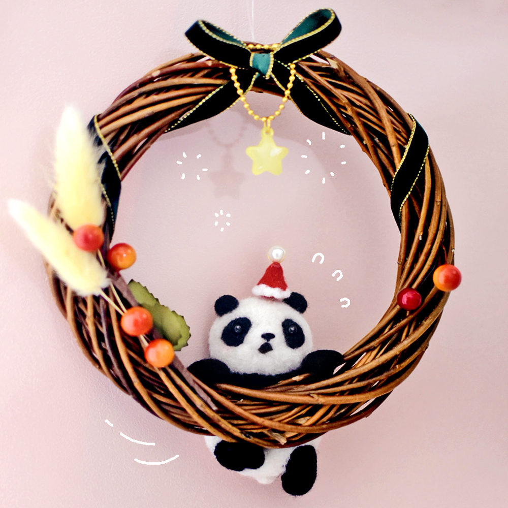 羊毛フェルトパンダサンタさん